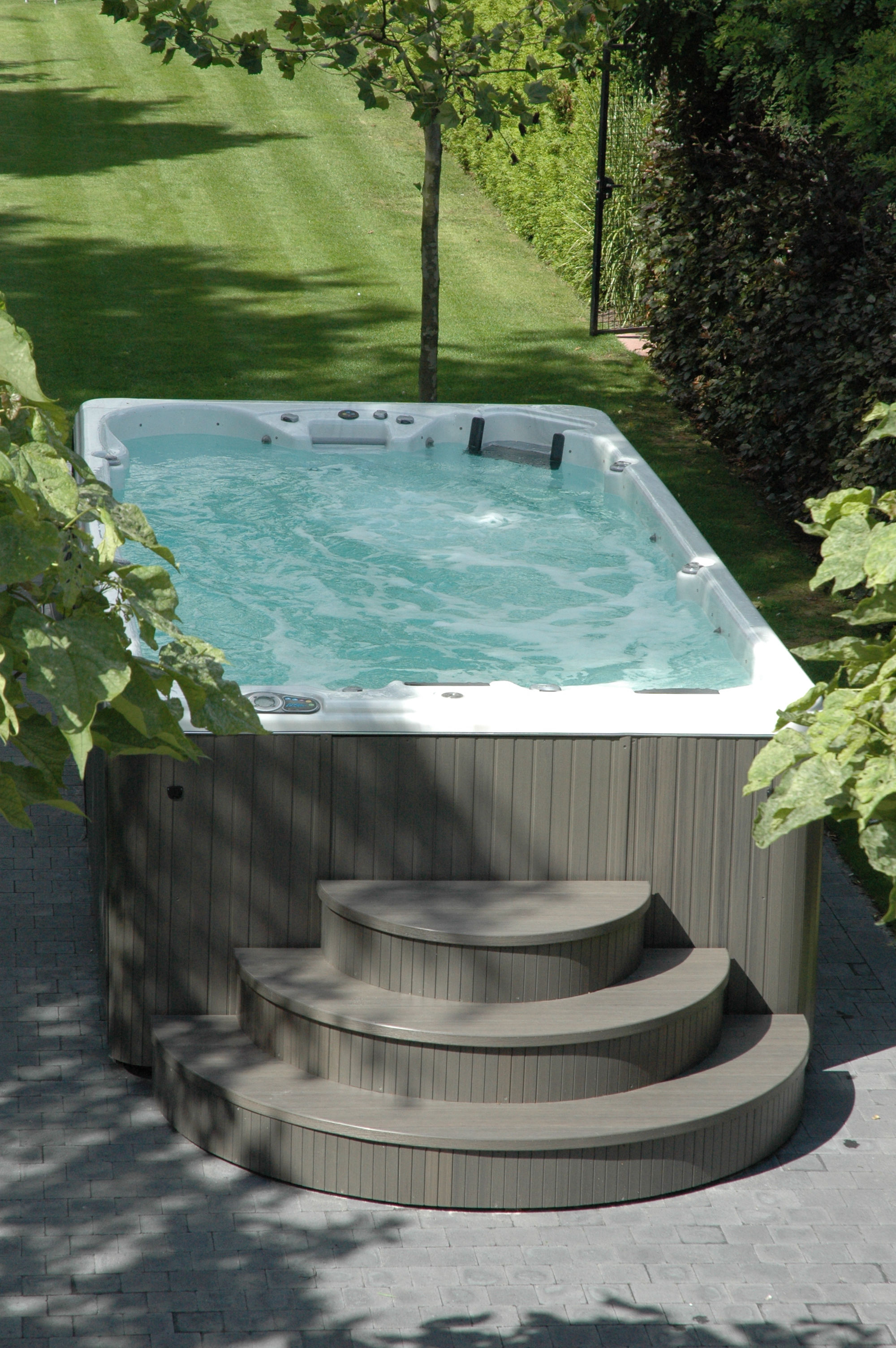 Calspas zwemspa met luxetrap