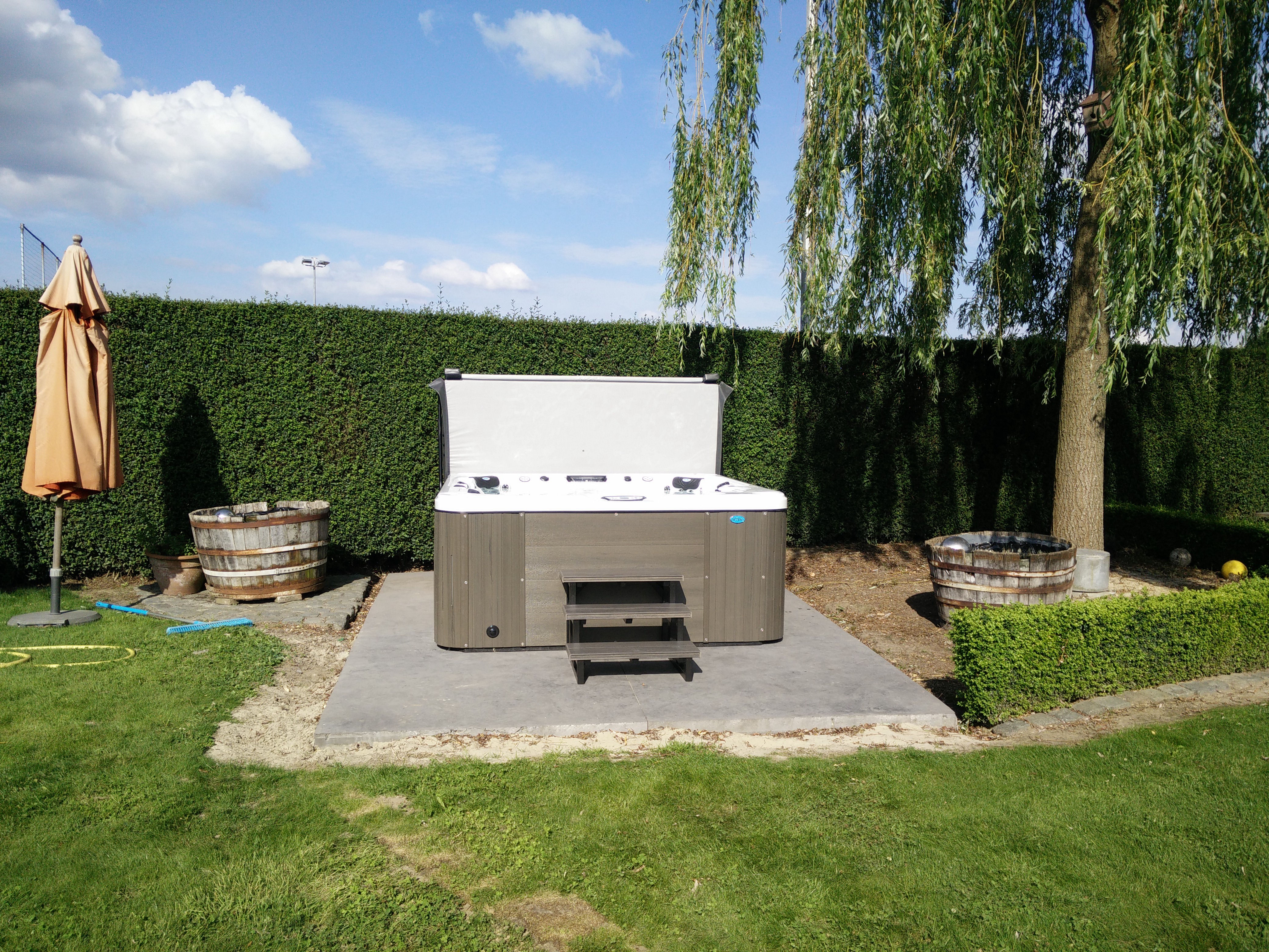 Calspas  bubbelbad met trap en coverlift